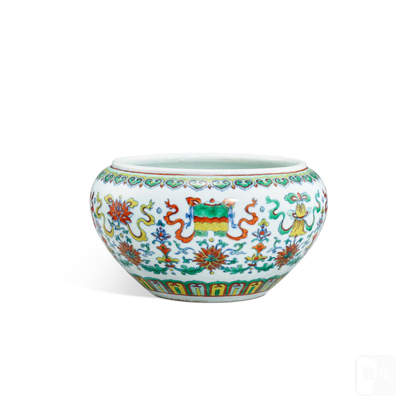 A doucai 'bajixiang' washer, Qing dynasty, 19th century | 清十九世紀 闘彩八吉祥蓮紋洗 - 图4